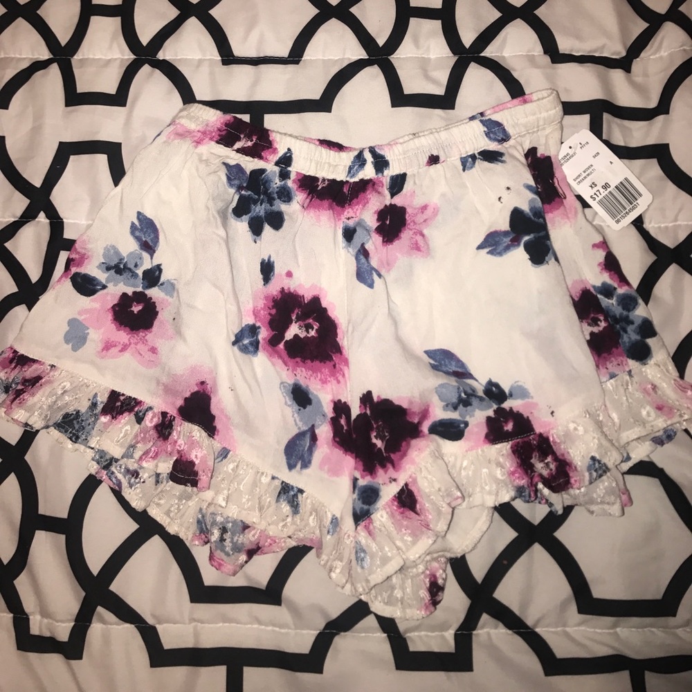 Soft Comfortable forever 21 floral shorts
