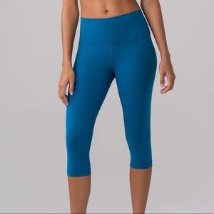 Lululemon Wunder Under Hi-Rise 1/2 Tight