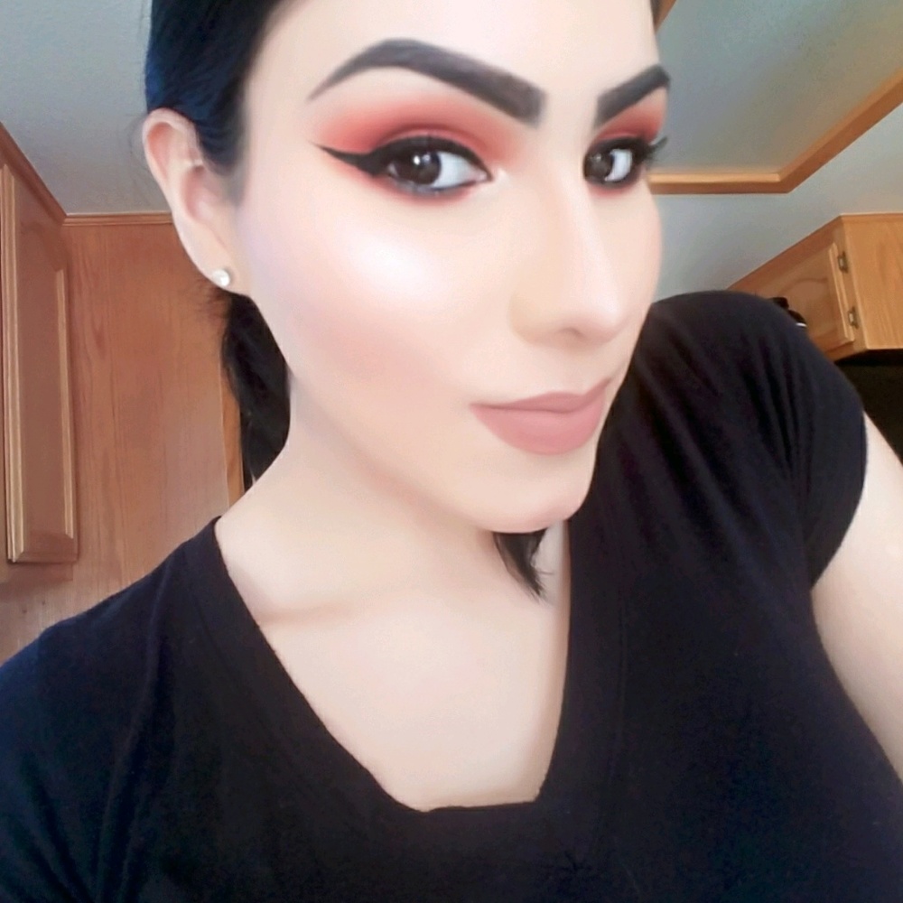 Meet your Posher, Cristina