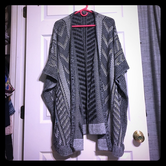 Sweaters - Tribal-Inspired Chunky Kimono Cardigan Topper