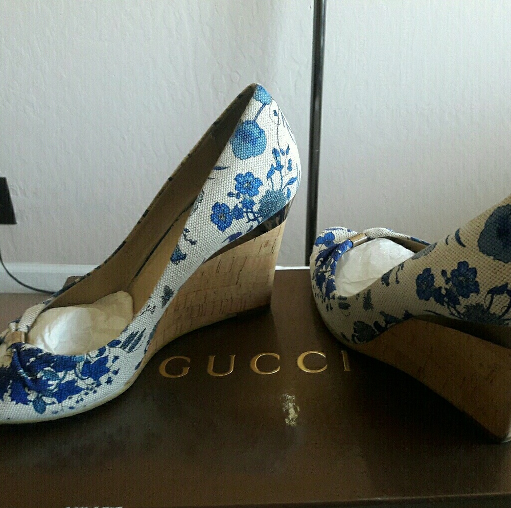 Gucci floral wedges