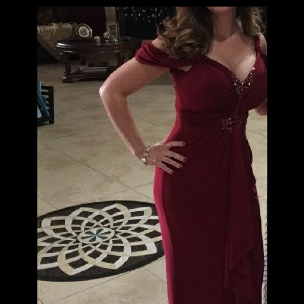 Gorgeous red dress *borrowed photo*
