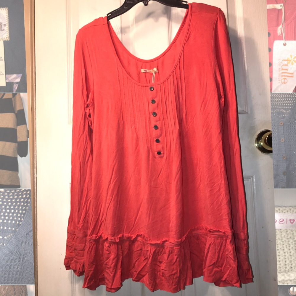 Tulle brand coral long sleeve flowy top