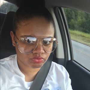 Meet your Posher, Timika