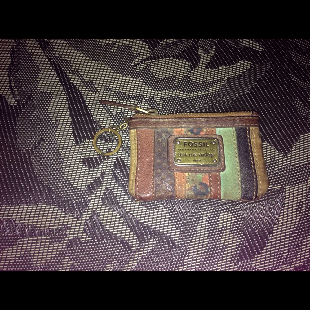 Small Fossil wallet keychain, barely used
