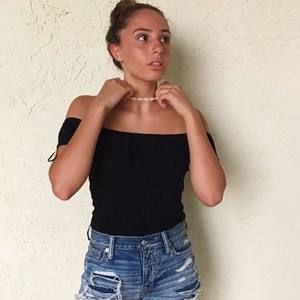 Meet your Posher, Gloria