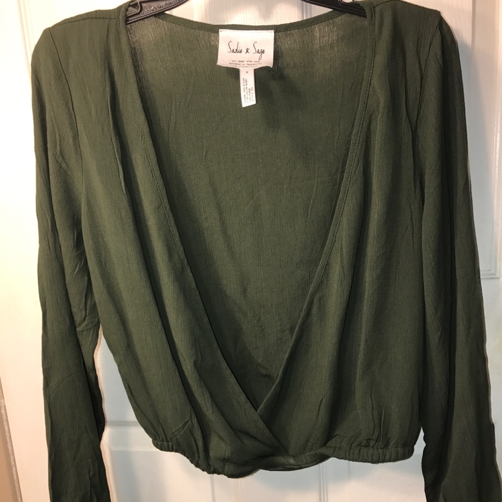 Deep v cut | military green | long-sleeve |