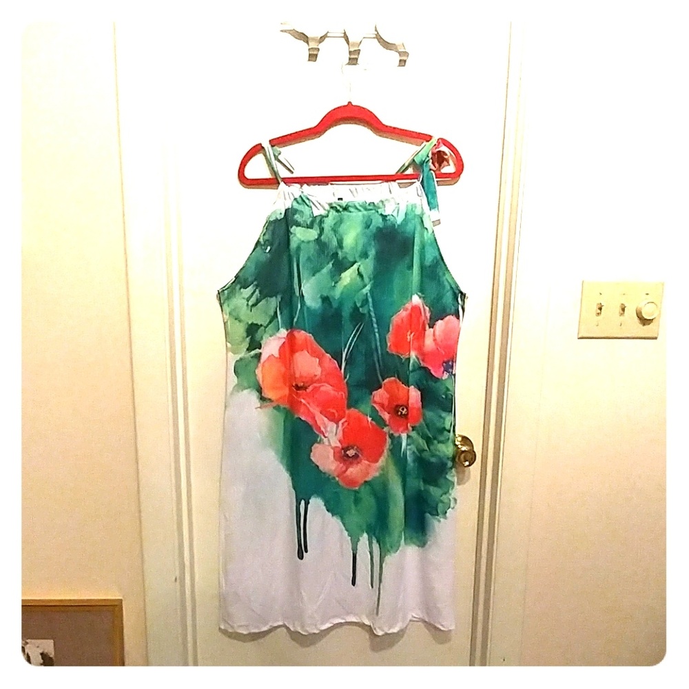 🌸🌼Floral drawstring neckline dress NwT🌺🌹