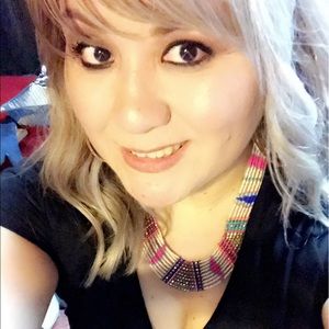 Meet your Posher, Elizabeth