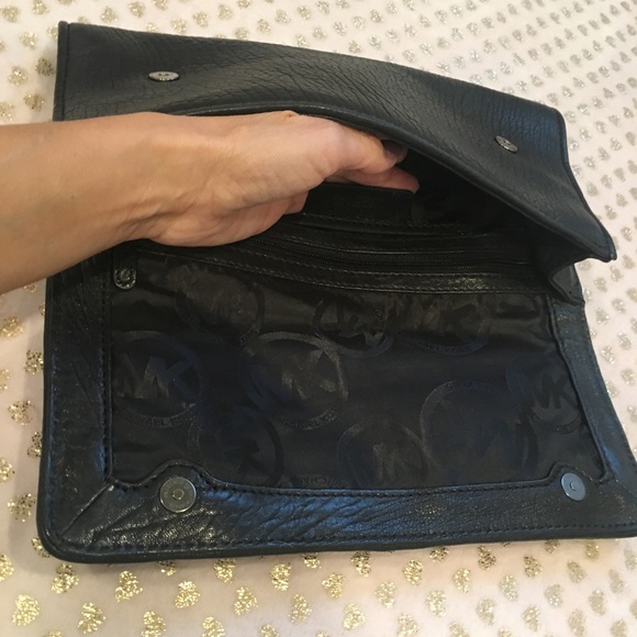 ⭐️ Michael Kors evening Clutch 👛 - Picture 4 of 8