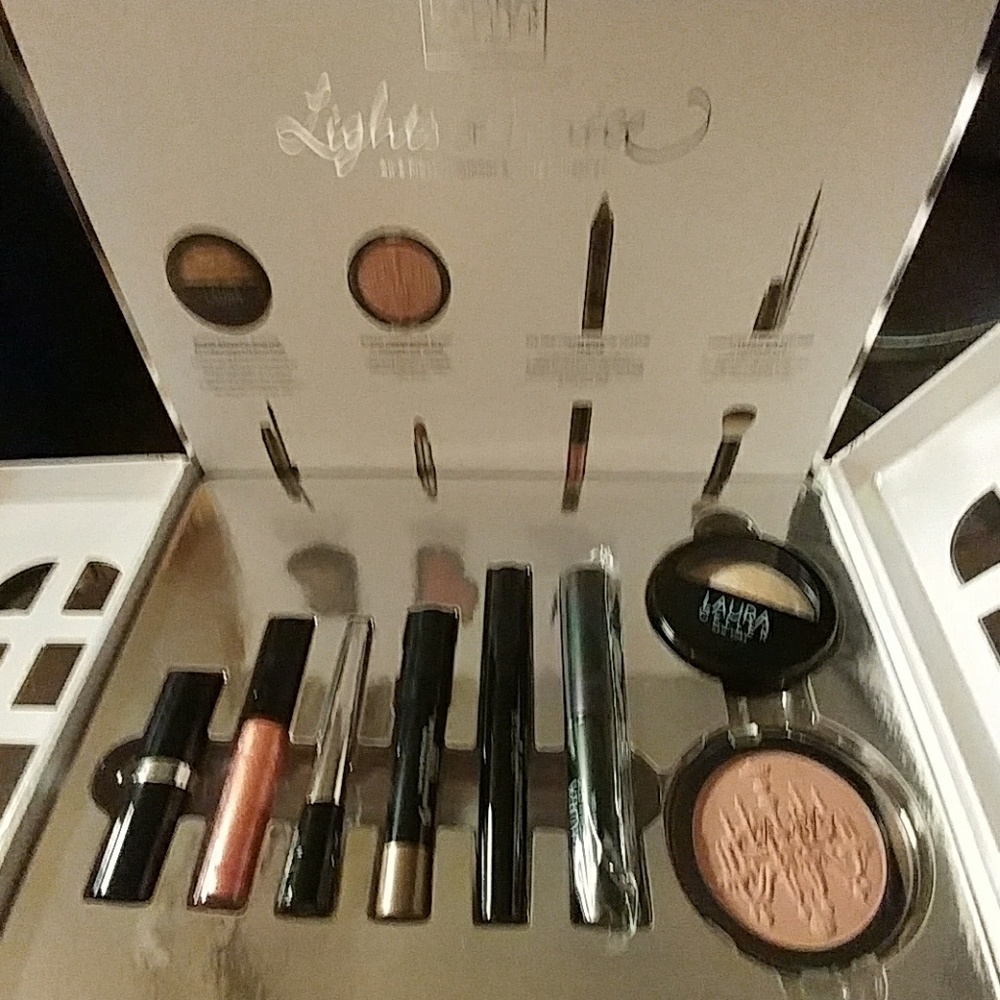 Lights of Venice make up kit Great