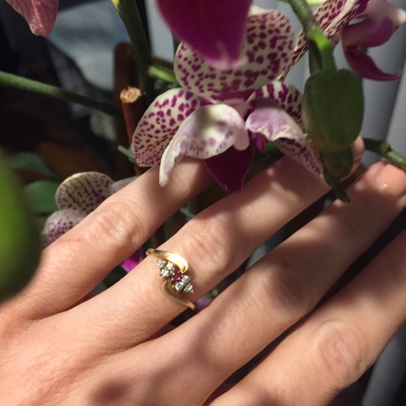 Ruby and Diamond Gold Ring 4.5 - Picture 2 of 2