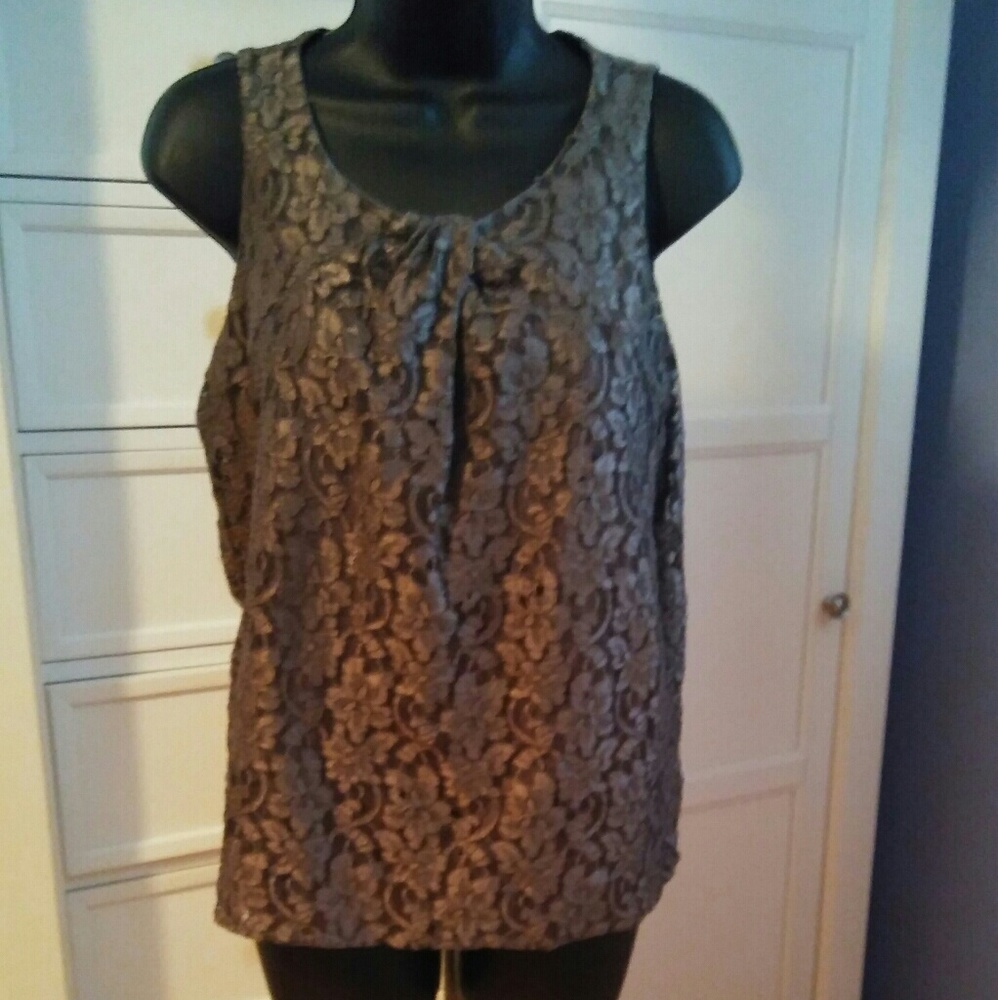 Lace sleeveless top