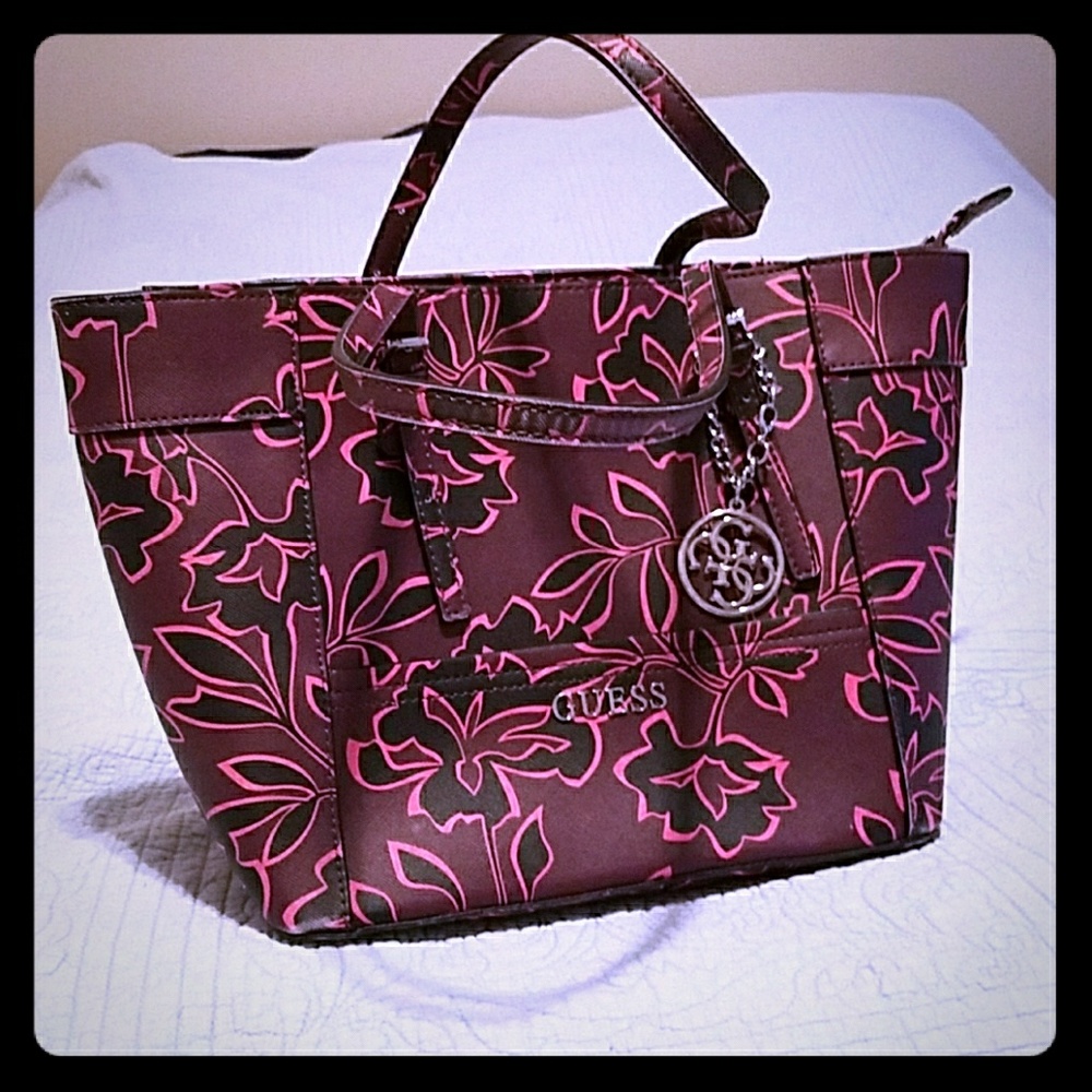 GUESS EUC Structured handbag! 💓👜