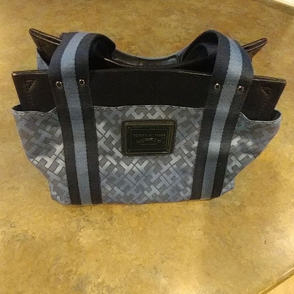 Tommy Hilfiger classic purse