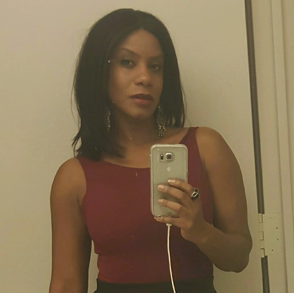 Meet your Posher, Chanel