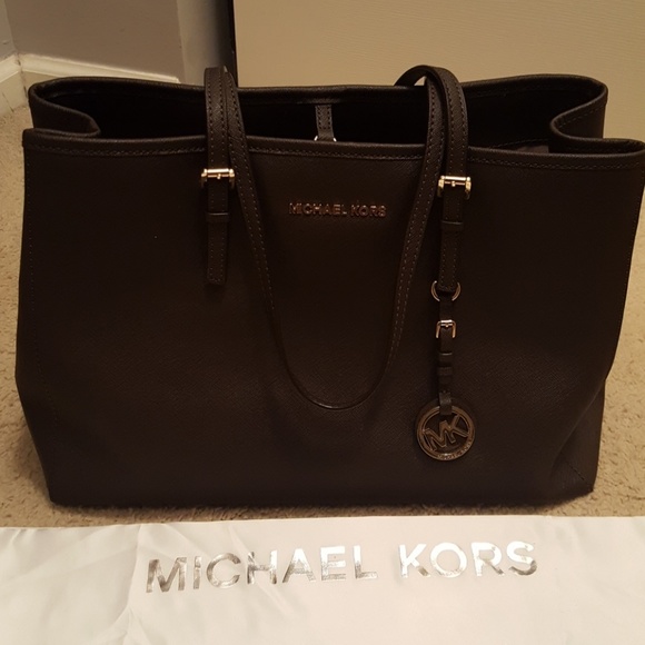 Michael Kors Handbags - Michael Kors Jetset Tote