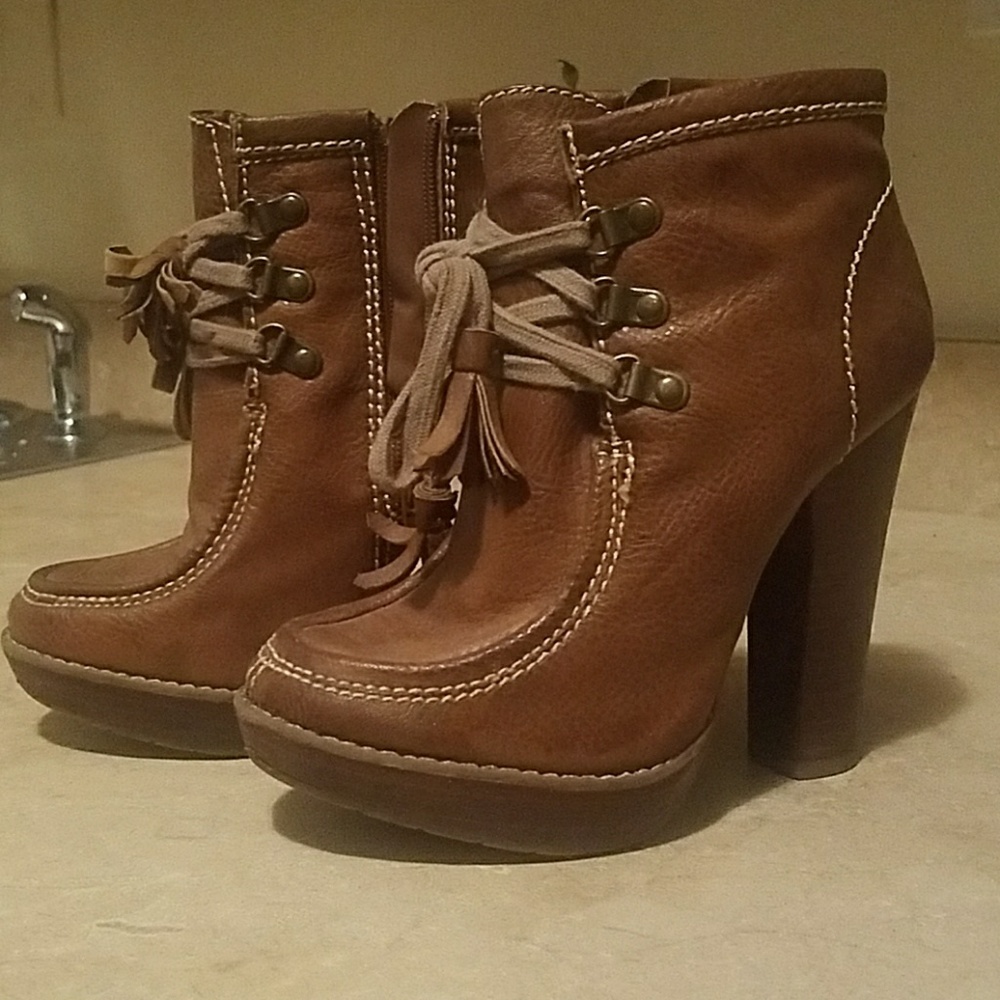 Shoes - Picture 2 of 2