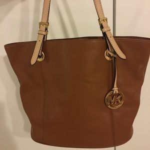 Michael Kors bucket tote