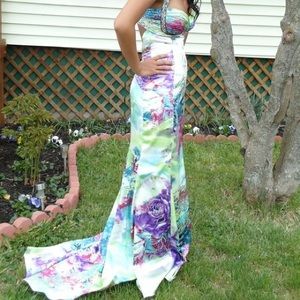 Beautiful floral gown! Worn once. No alterations