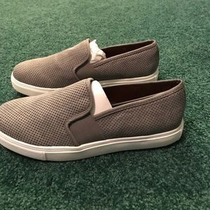 Steve Madden grey slip on shoes, size 8. Brand new