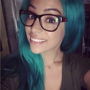 Meet your Posher, Erica