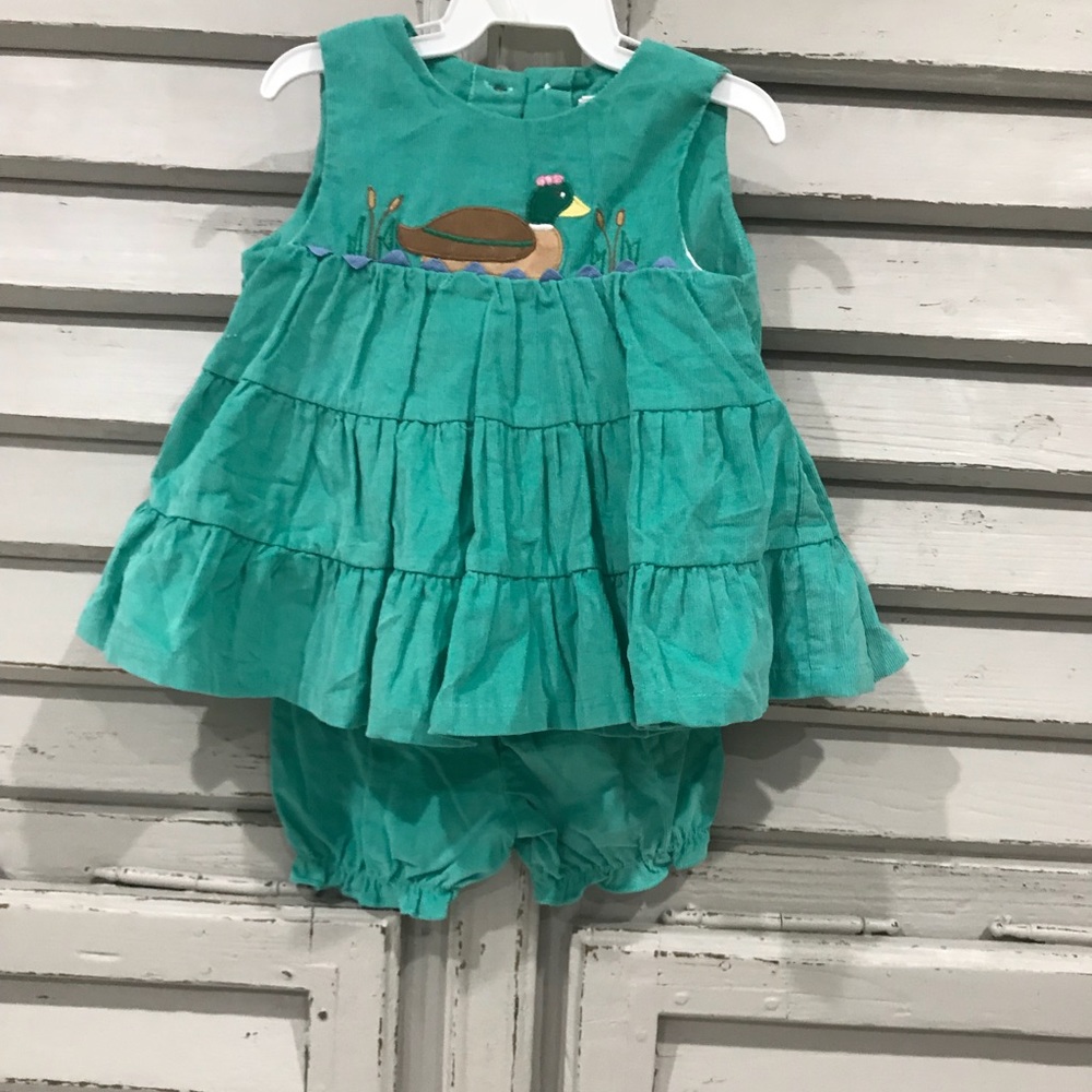 ZU. Size 3m. Girls green corduroy set