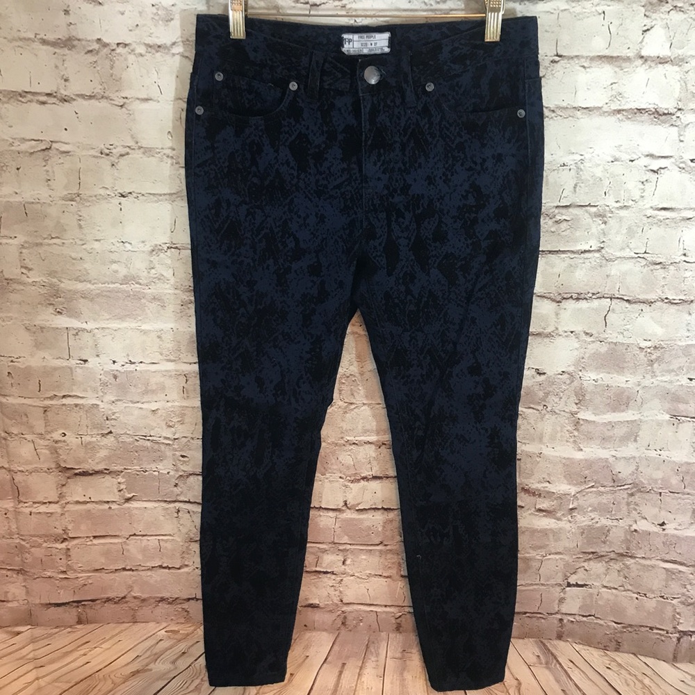 Free People Reptile Printed Skinny Jeans - Picture 2 of 8