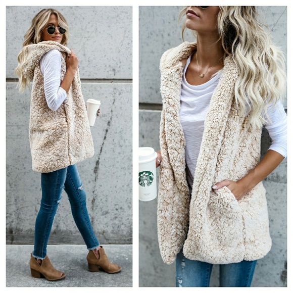 1 left small 🆕️ beige sherpa vest hoodie - Picture 2 of 3