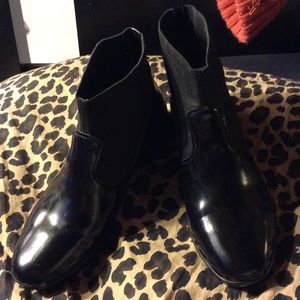 BRAND NEW!! CAMPER BRAND BLACK casual booties