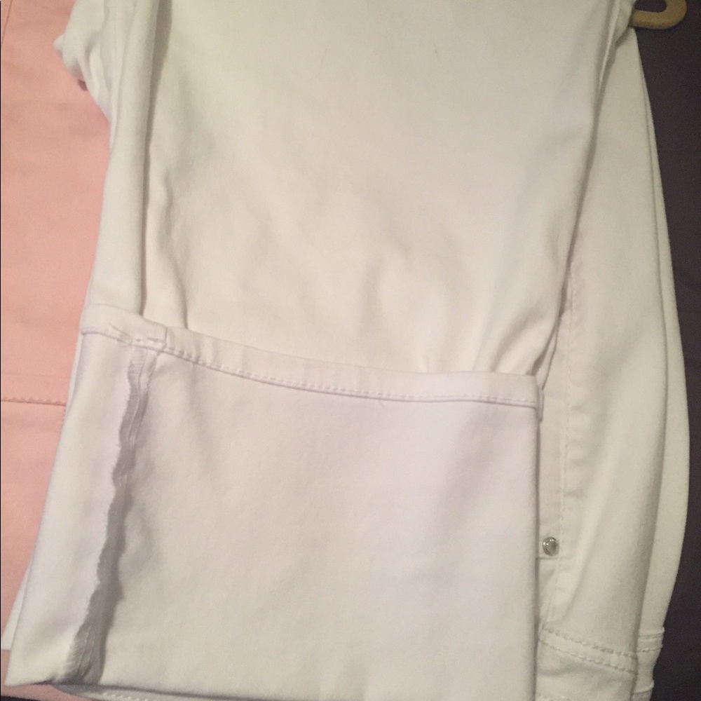 Jeans 22 average (all 3 pairs included)
