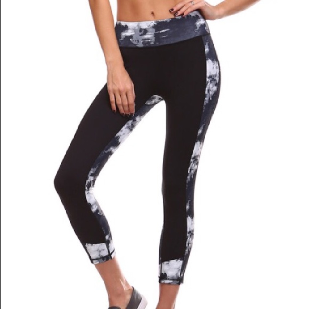 Mono B activewear crop leggings