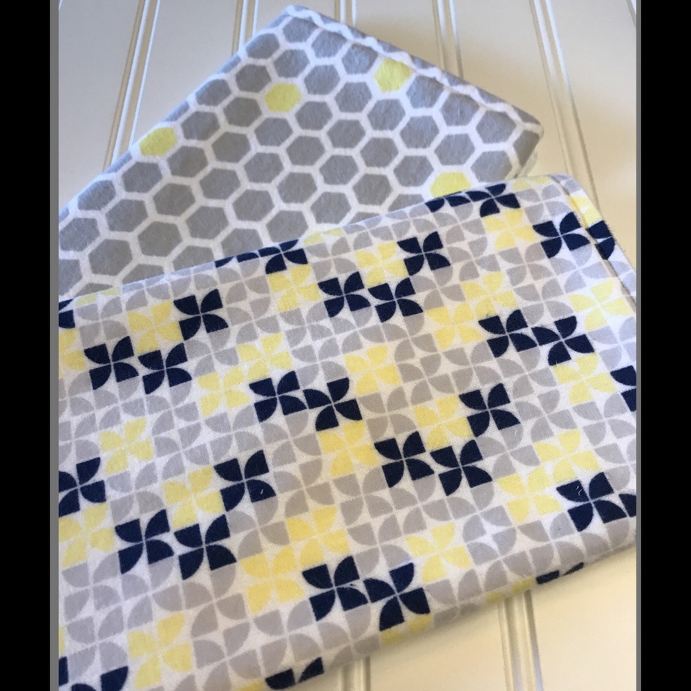 Set of 2 Baby Burp Cloths, Neutral Baby Gift - Picture 1 of 3