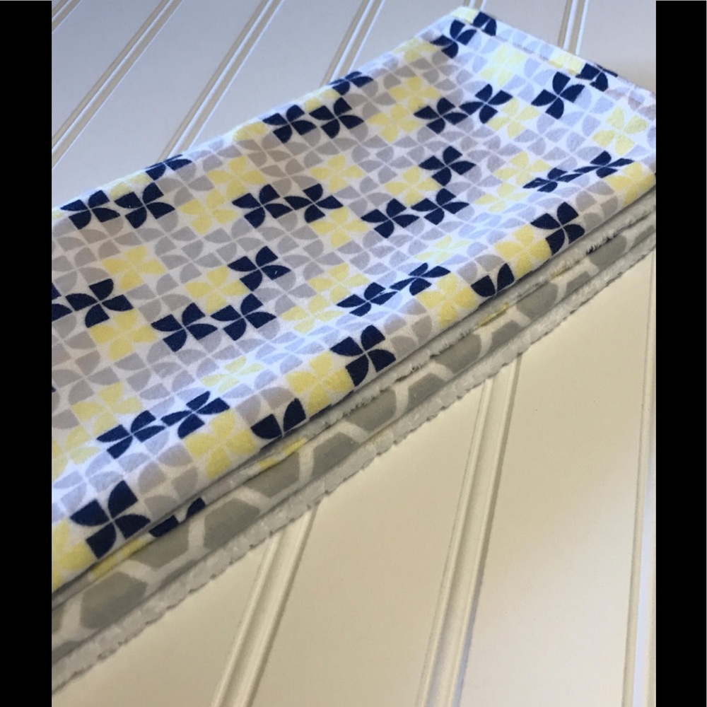 Set of 2 Baby Burp Cloths, Neutral Baby Gift - Picture 3 of 3