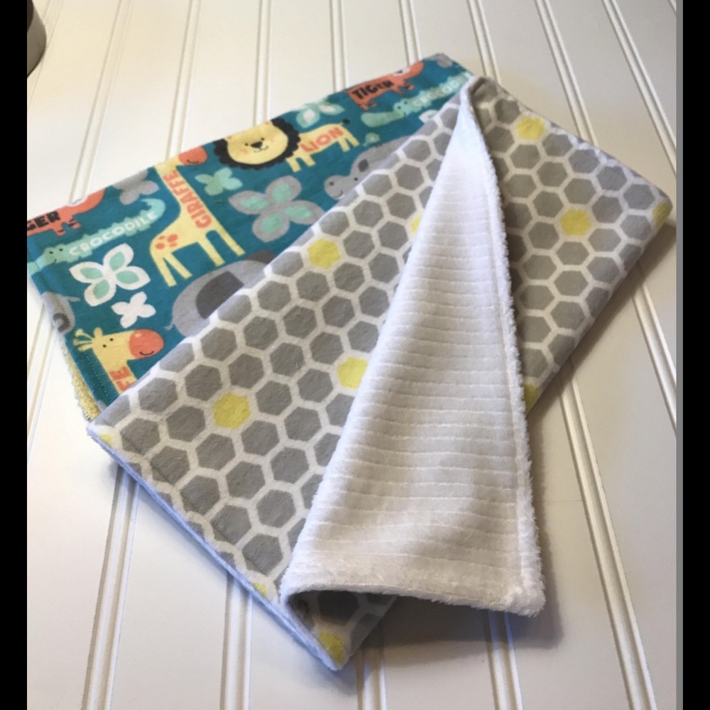 Set of 2 Baby Burp Cloths, Neutral Baby Gift - Picture 2 of 3