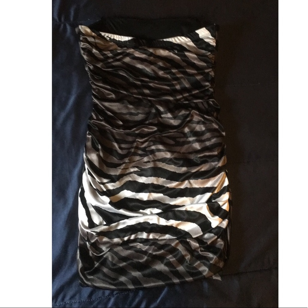 Strapless City Triangles Dress - Picture 3 of 7