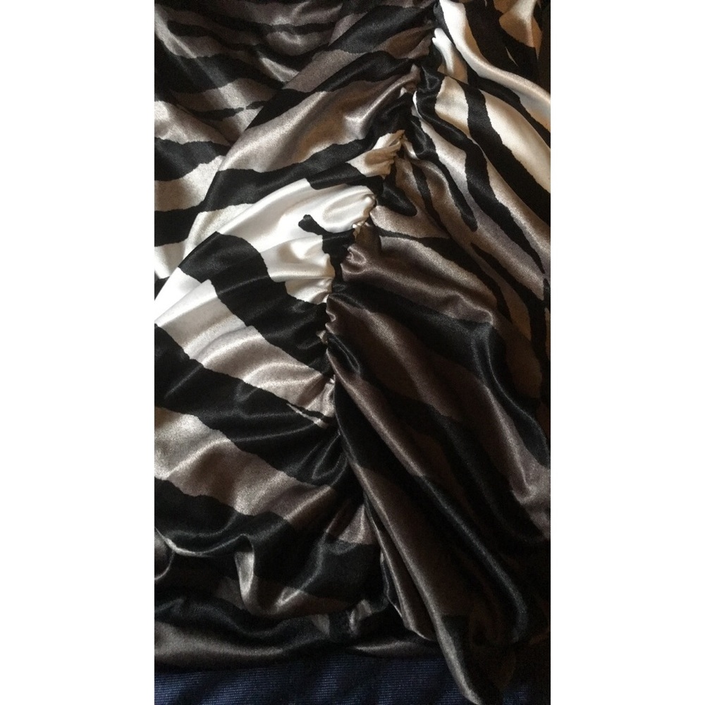 Strapless City Triangles Dress - Picture 7 of 7