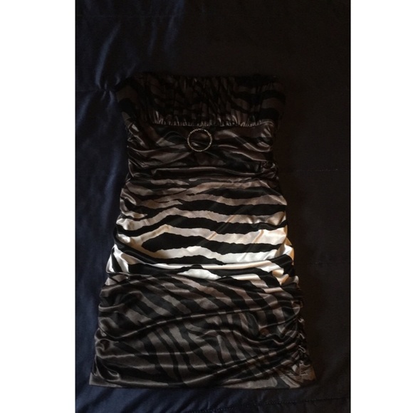 Strapless City Triangles Dress - Picture 2 of 7