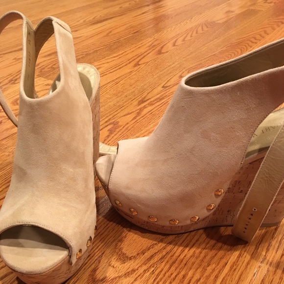 Stuart Weitzman Shoes - Stuart Weitzman Wrapup Wedge