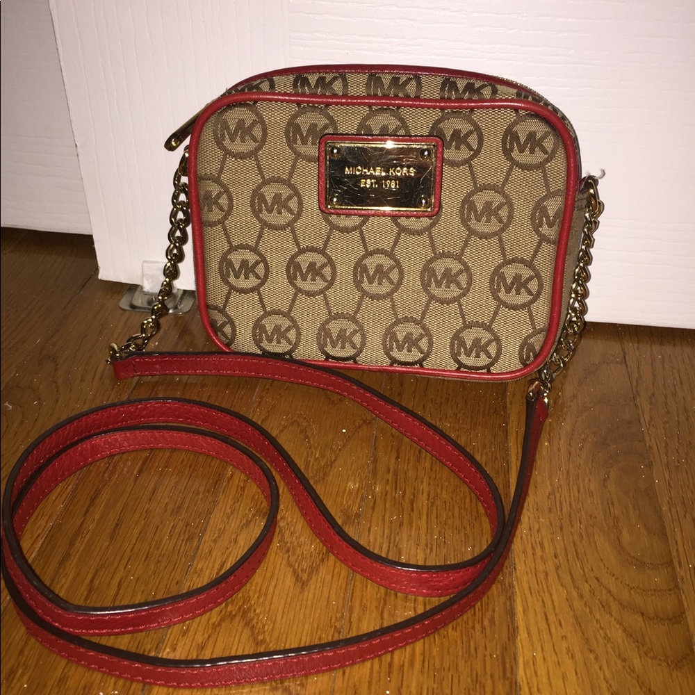 Michael Kors crossbody mini bag!