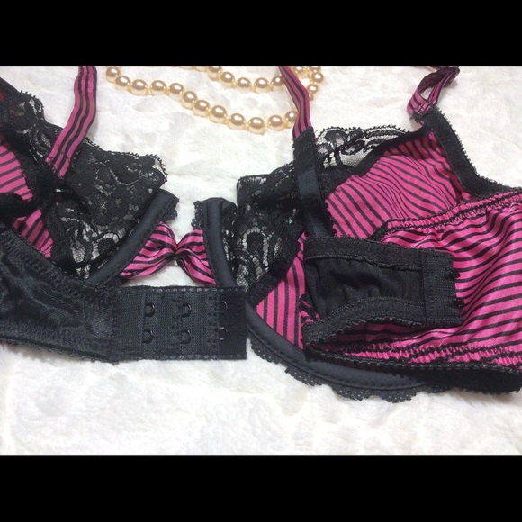 Vintage Valentino Intimo Unlined Underwire Bra - Picture 8 of 8