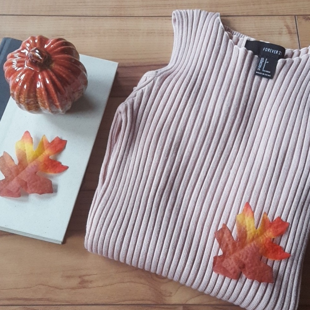 Cute Forever 21 Top With Shoulder Cut Outs