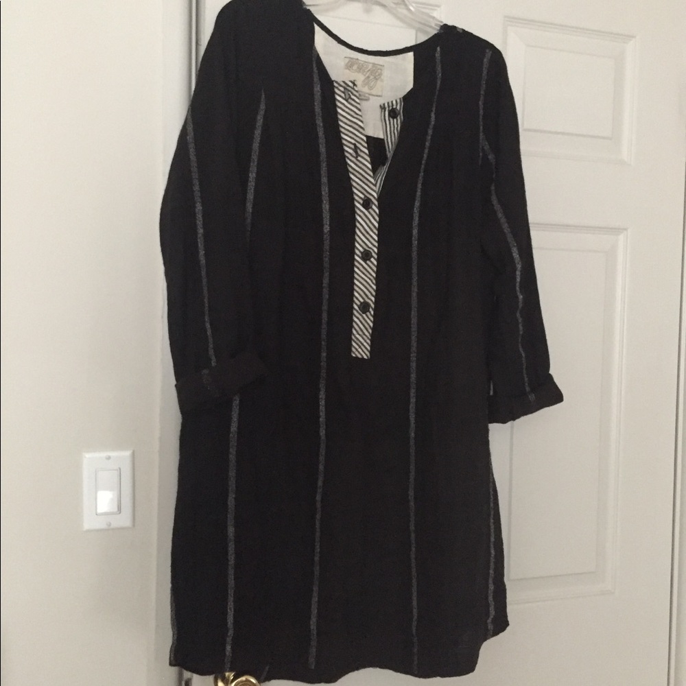 SOLD🌟 Ace and jig shift dress in black hole
