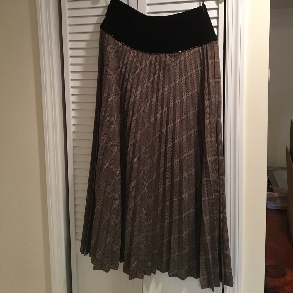 Full plaid and velvet long skirt
