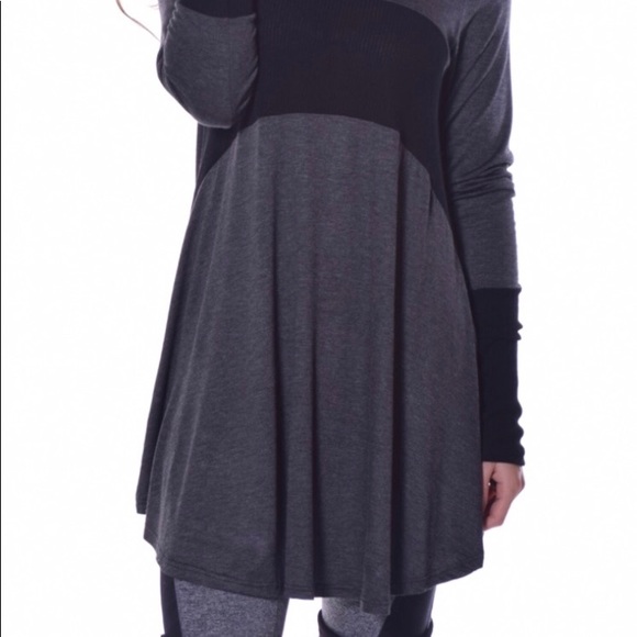 🆕 🇺🇸Two Tone (Black & Gray) Tunic - Picture 3 of 5