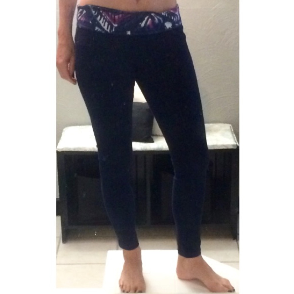 SALE!!!!NWOT- Chaps workout leggings in Navy Blue.