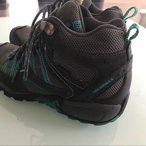 Hiking, water repellent boots