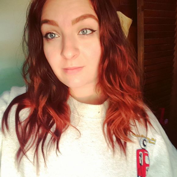Meet your Posher, Cynthia - Picture 1 of 1