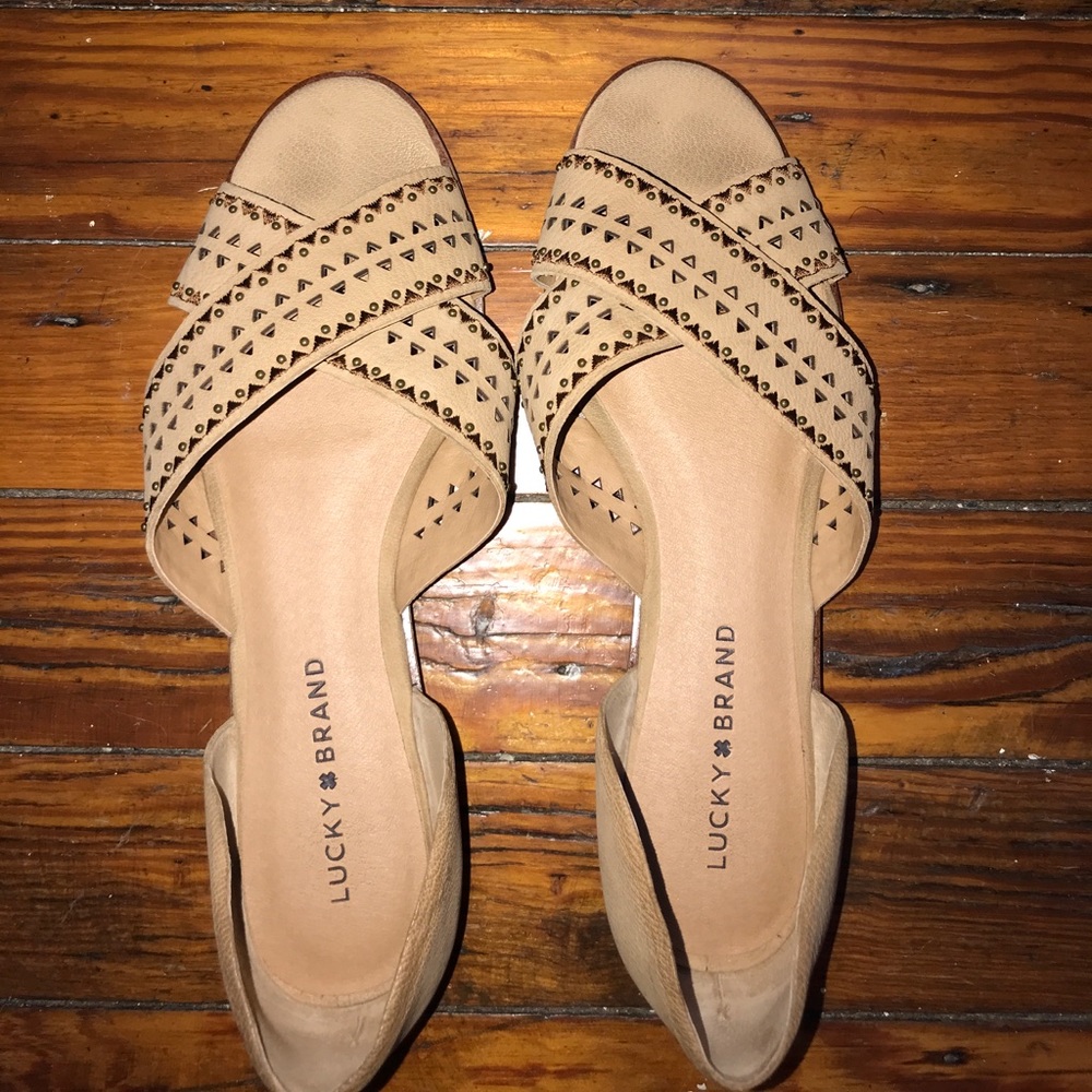Lucky Brand Gallah Flat, worn once