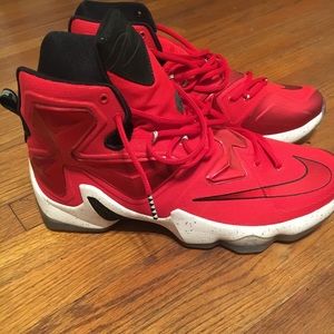 Nike Lebron 13